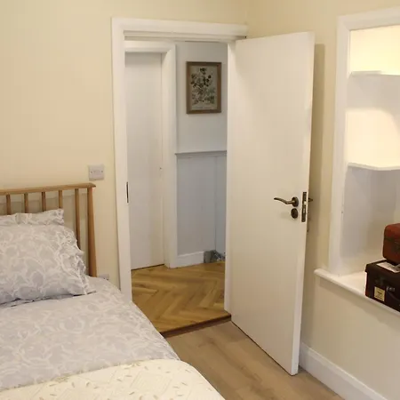 Heather And Shepherds Hut * クノック