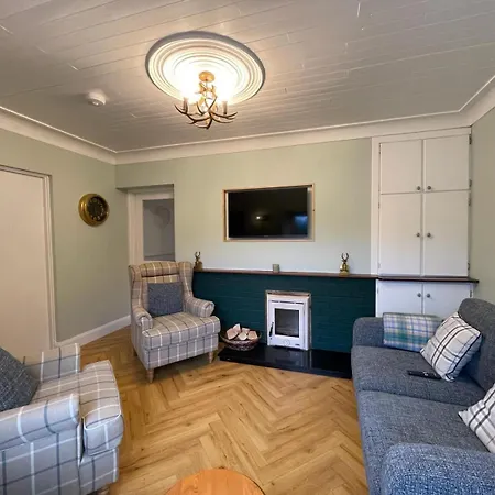 Heather And Shepherds Hut *