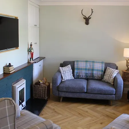 Heather And Shepherds Hut *