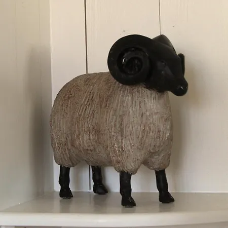 Heather And Shepherds Hut