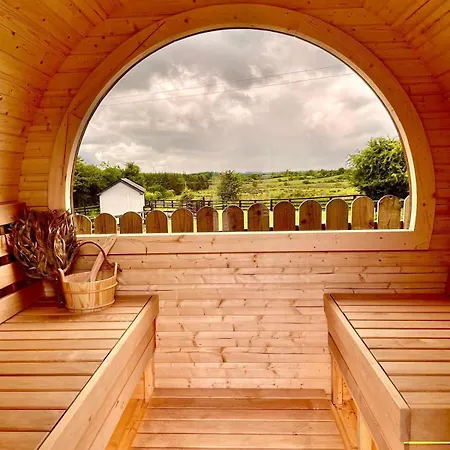 Feriehus Heather And Shepherds Hut Knock (Mayo)