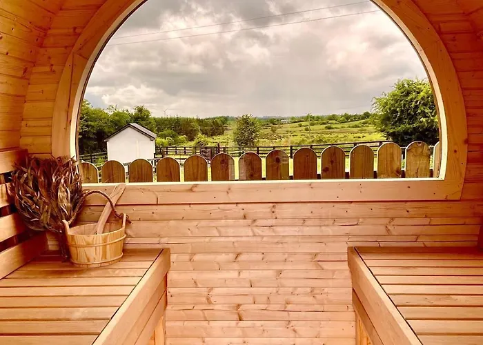 Feriehus Heather And Shepherds Hut Knock (Mayo)